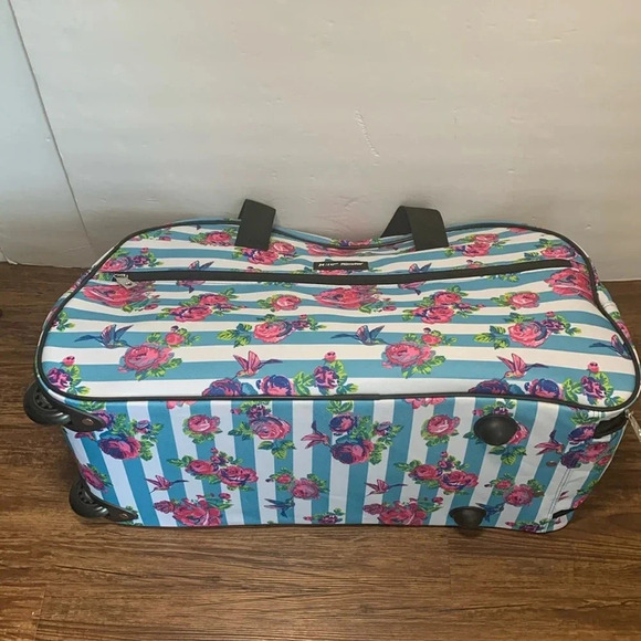 Betsey Johnson Rolling Carry-On Duffle Bag New - Picture 8 of 11